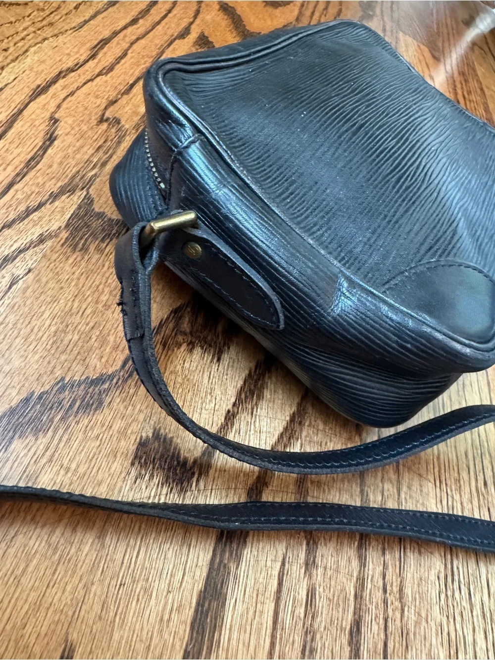 Louis Vuitton compact louis